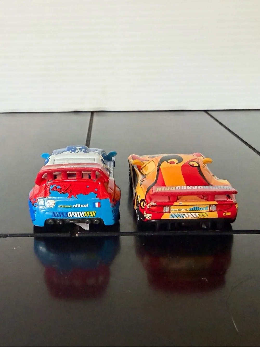 Disney Pixar Cars 2 Raoul CaRoule & Miguel Camino 1:55 diecast cars